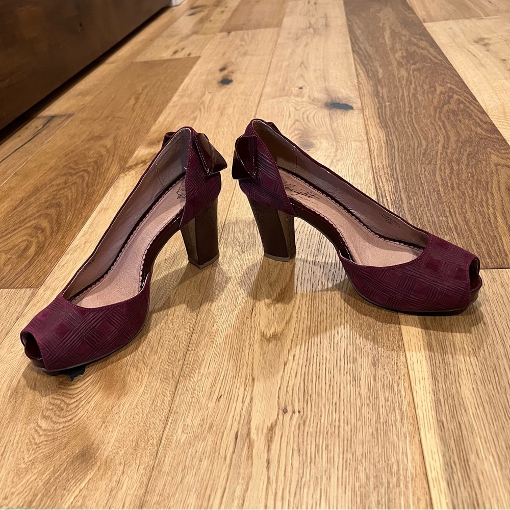 Anthropologie Miss Albright Nala Peep Toe Heels with back bows